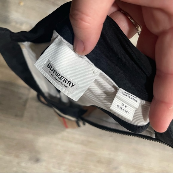 Burberry swim one piece for toddler girl size 3Y - Picture 9 of 9